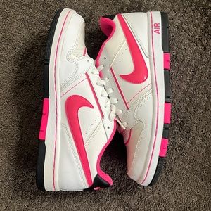 Nike Women’s Air Prestige 3 - Size 9
